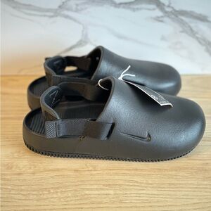 Women’s NIKE Calm Mules - Size 8 - NEW WITH TAGS!